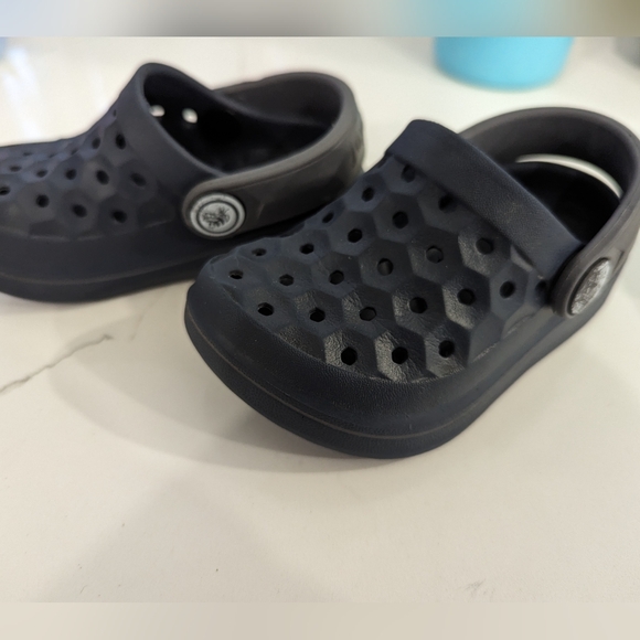 Boys joybees Croc style shoes - Picture 3 of 6